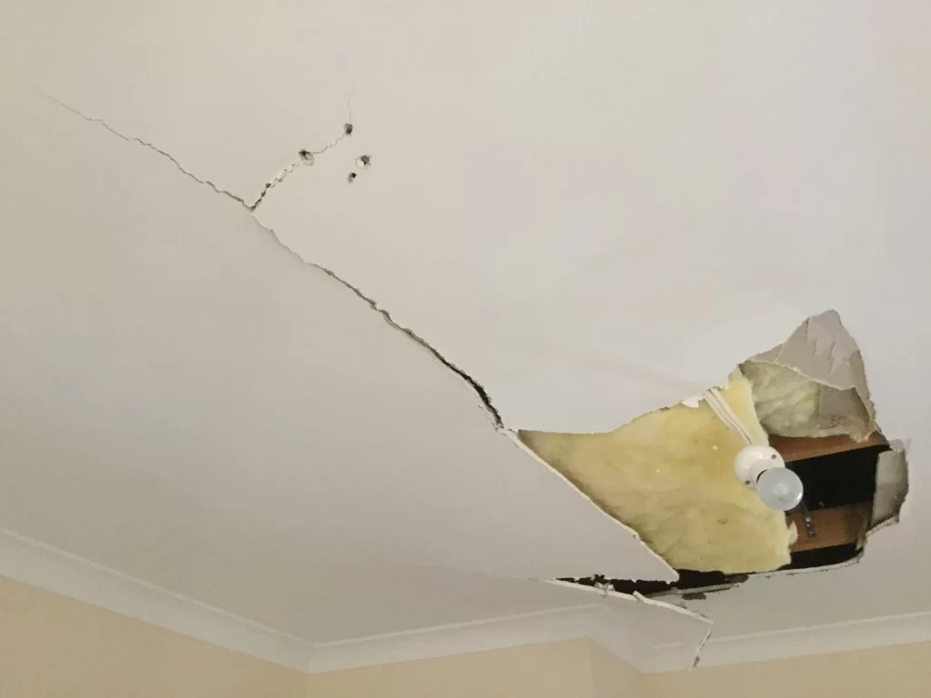damaged ceiling e1531358998186 1024x768